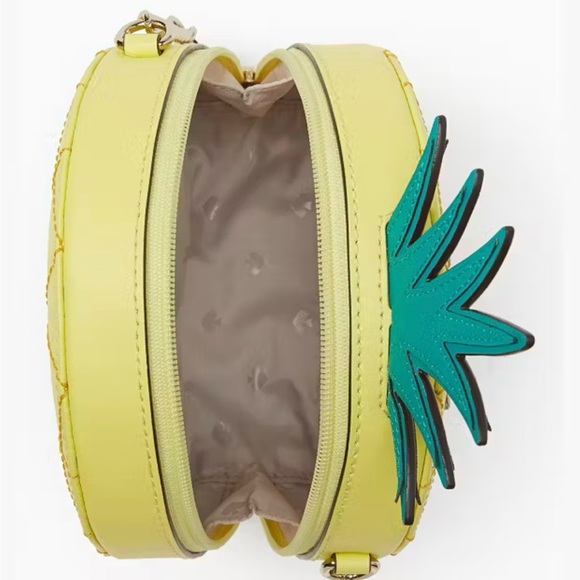 Kate's Pineapple Paradise Giveaway! $10 Entry, 16 Spots, 1 Winner! - Picture 5 of 5